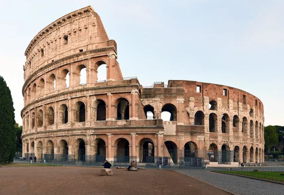 Elon Musk and Mark Zuckerberg offered Rome's Colosseum as venue for cage fight 2