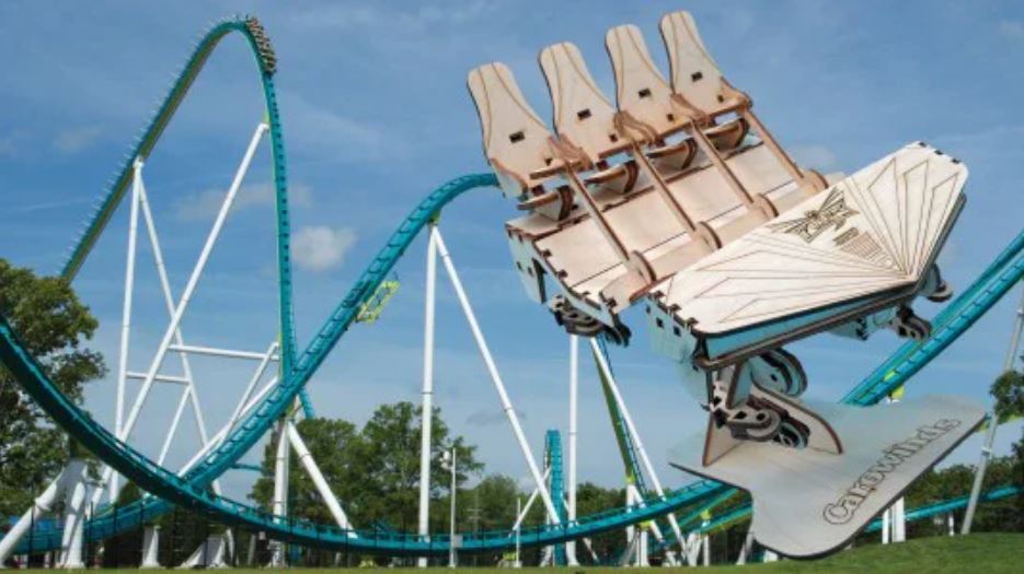 Theme park shuts down after visitor notices crack in support beam 6