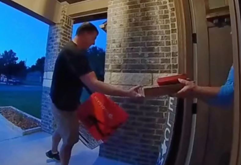 DoorDasher driver curses woman after she gave him a $5 tip on a $20 order: ‘Nice house for $5 tip’ 3