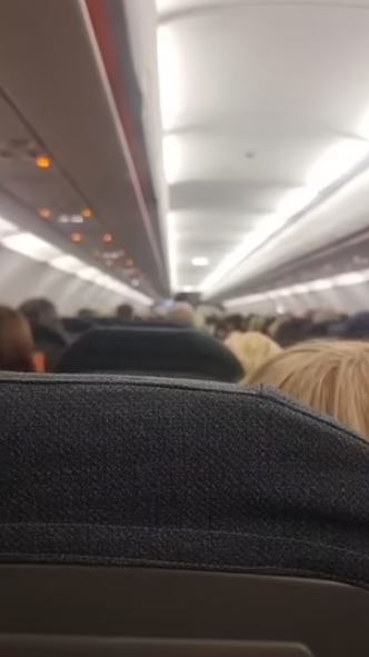 EasyJet forces 19 passengers from UK-bound plane due to being 'too heavy' 1