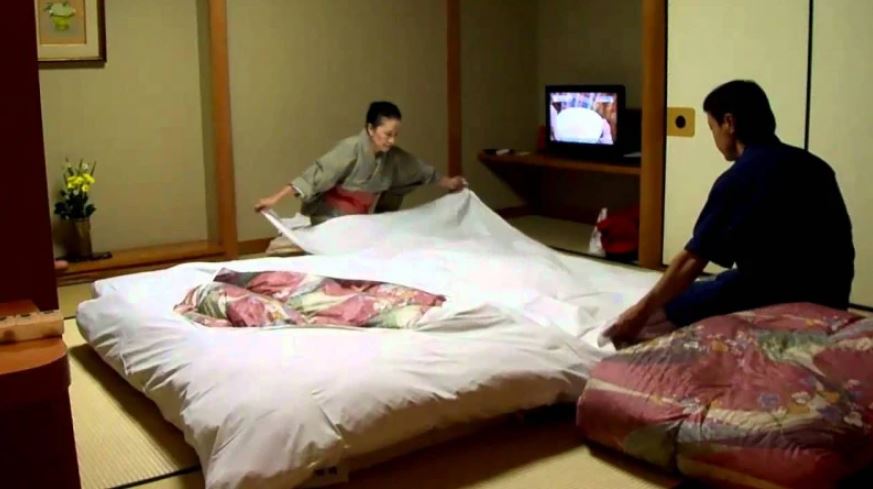 Why do married couples in Japan not sleep in the same bed? 1