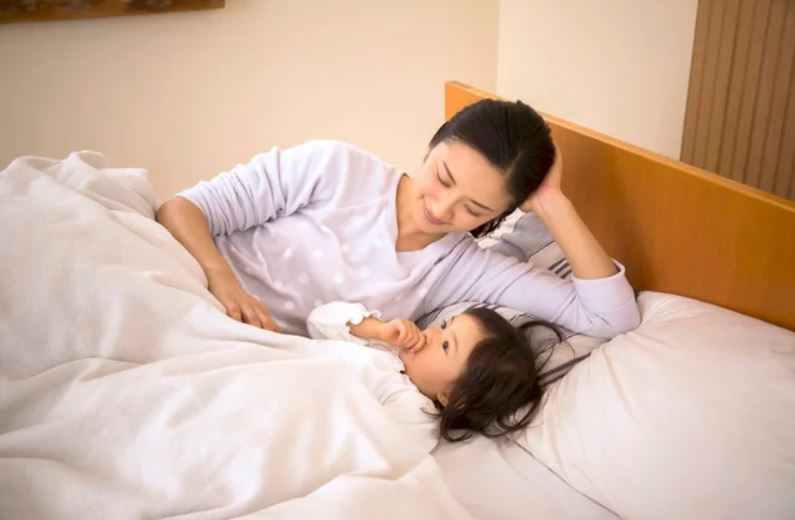 Why do married couples in Japan not sleep in the same bed? 2