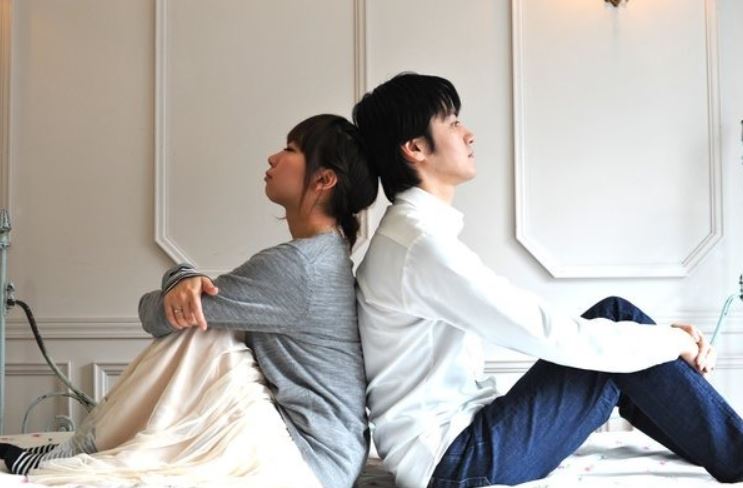 Why do married couples in Japan not sleep in the same bed? 4