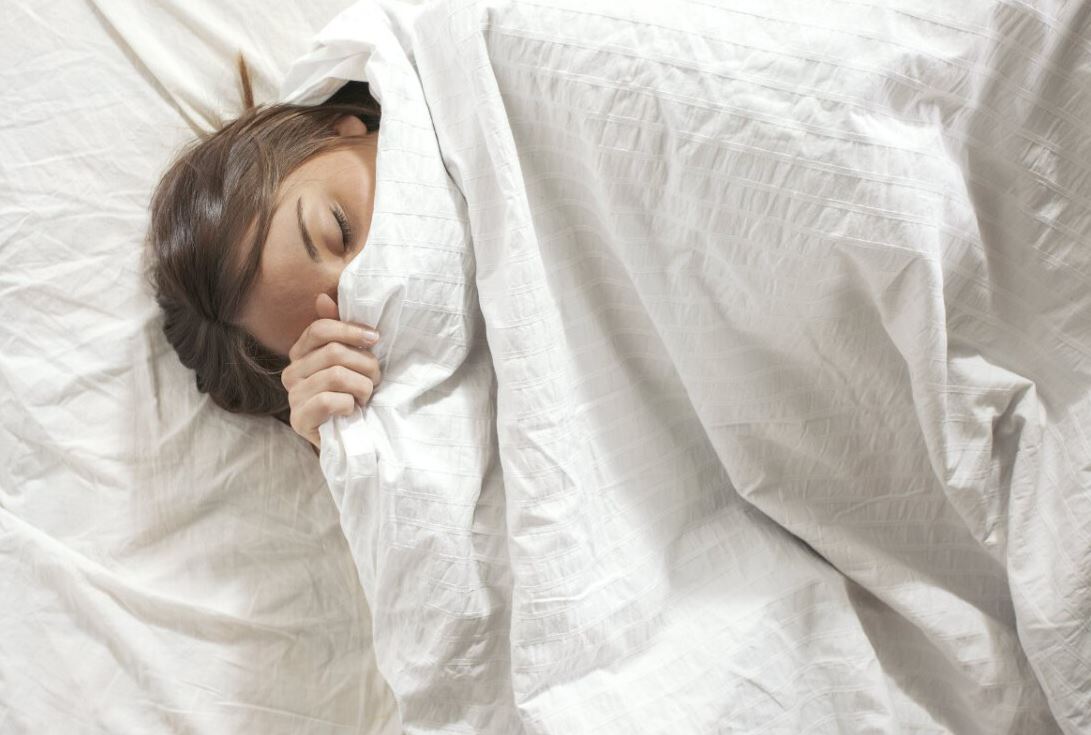 Why we can't sleep without a blanket, even on a hot night? 5
