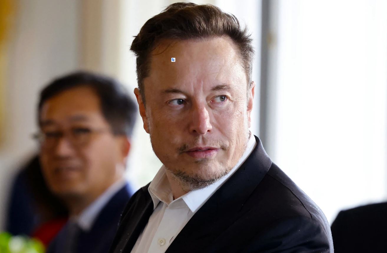 Tesla reportedly suspected that billionaire Elon Musk was using company funds to build a glass house 3