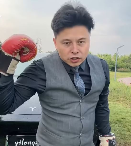 Musk's Chinese doppelganger shared hilarious videos of 'knocking out' Mark Zuckerberg 5