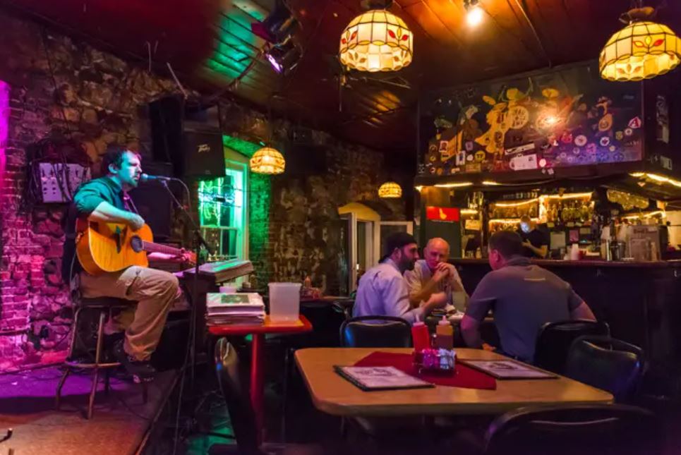 Customers left furious after being charged for 'live music' dine at a bar 2
