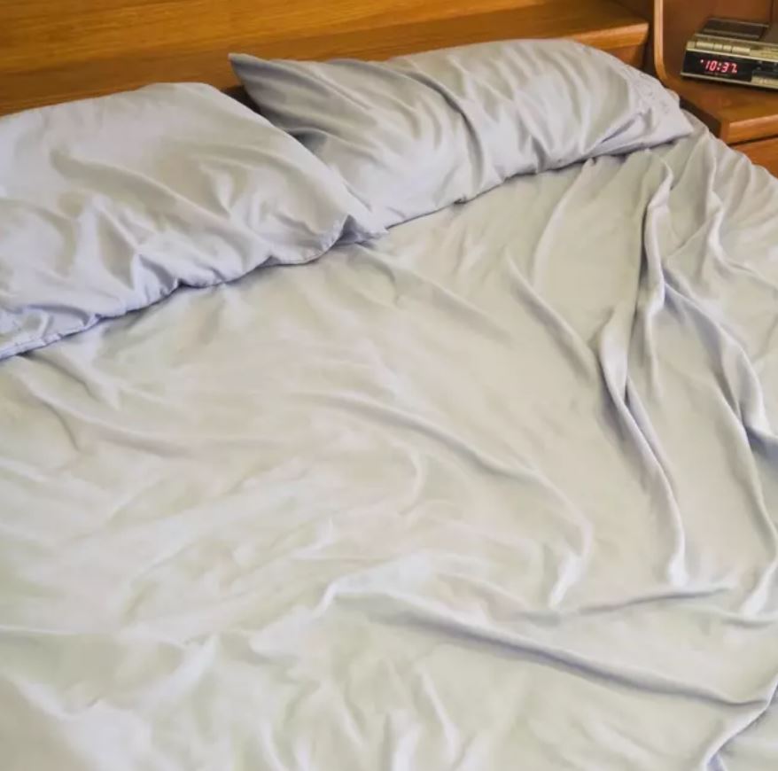 Cleaning experts reveal why you should never make your bed in the morning 3