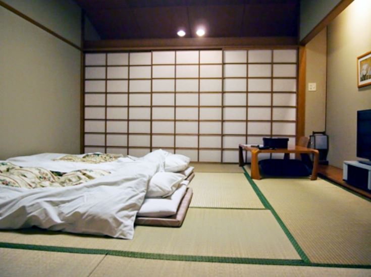 Why do Japanese people prefer to sleep on the floor instead of in bed? 2 Why do Japanese people prefer to sleep on the floor instead of in bed? 2