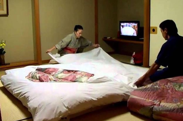 Why do Japanese people prefer to sleep on the floor instead of in bed? 3