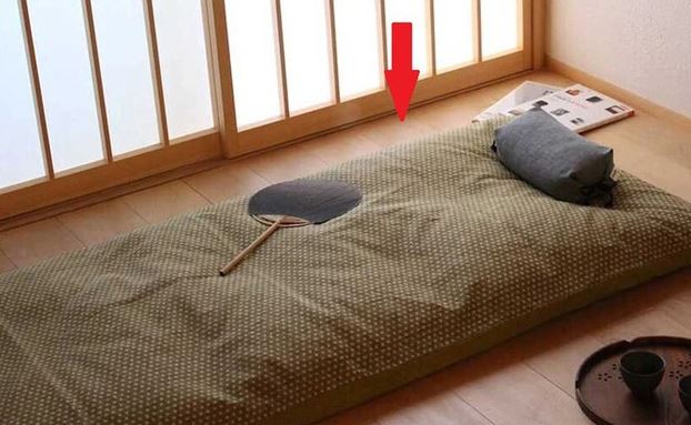 Why do Japanese people prefer to sleep on the floor instead of in bed? 4