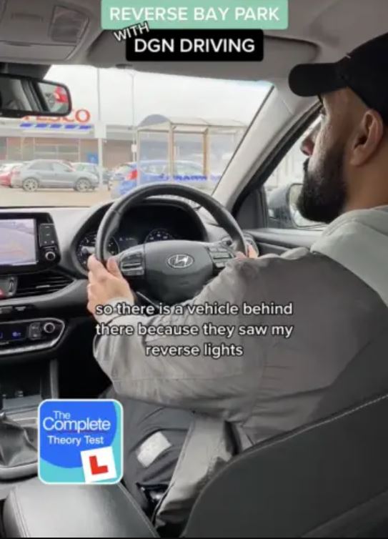 Driving instructor has genius tip to reverse into parking space every time 3