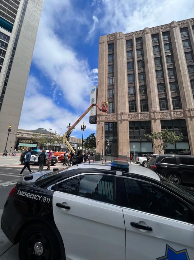 Police interrupt sign removal at Twitter HQ during company's 'X' rebranding 2