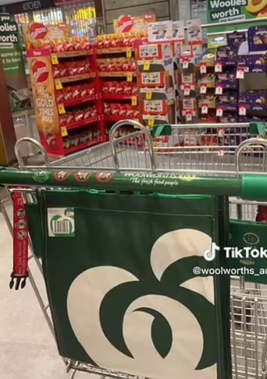 Woolworths worker sparks heated debate over what hook-on trollies are for 3