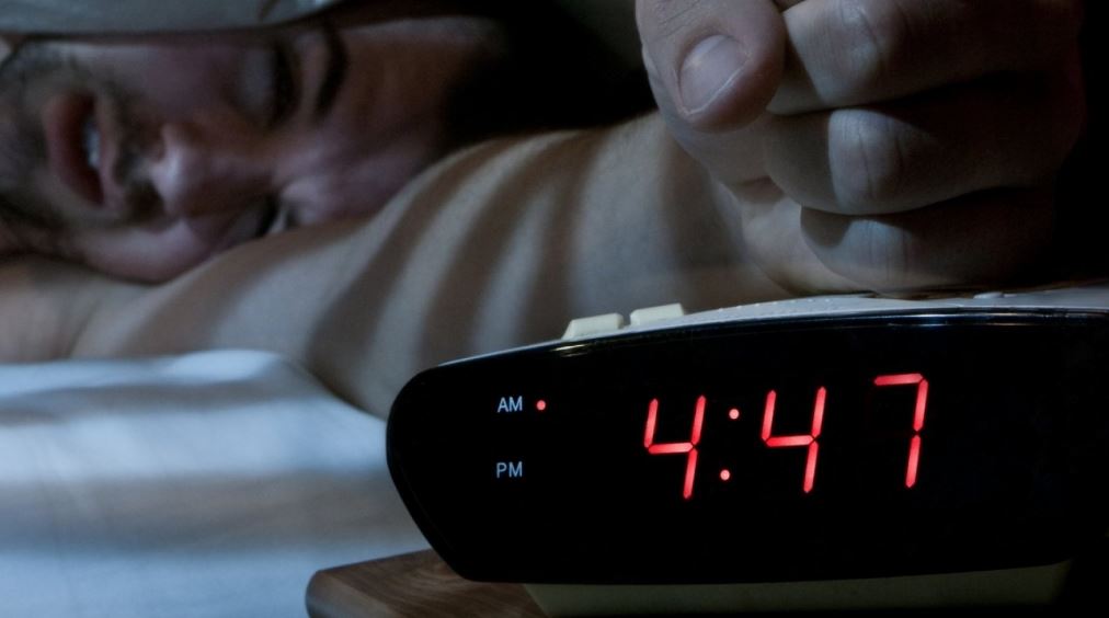 Sleep experts reveal the reason why you randomly wake up at 4 a.m 4