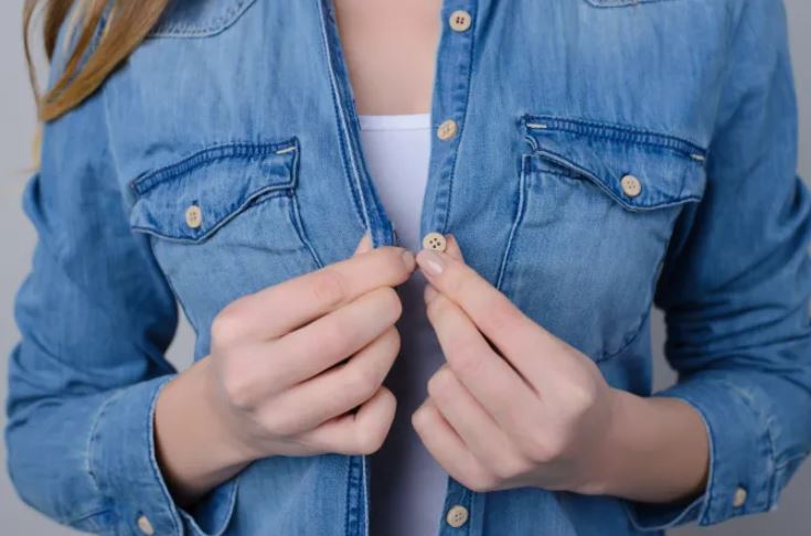 People are just realizing why men’s shirt buttons are on a different side to women’s 1