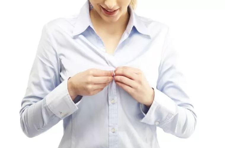 People are just realizing why men’s shirt buttons are on a different side to women’s 4
