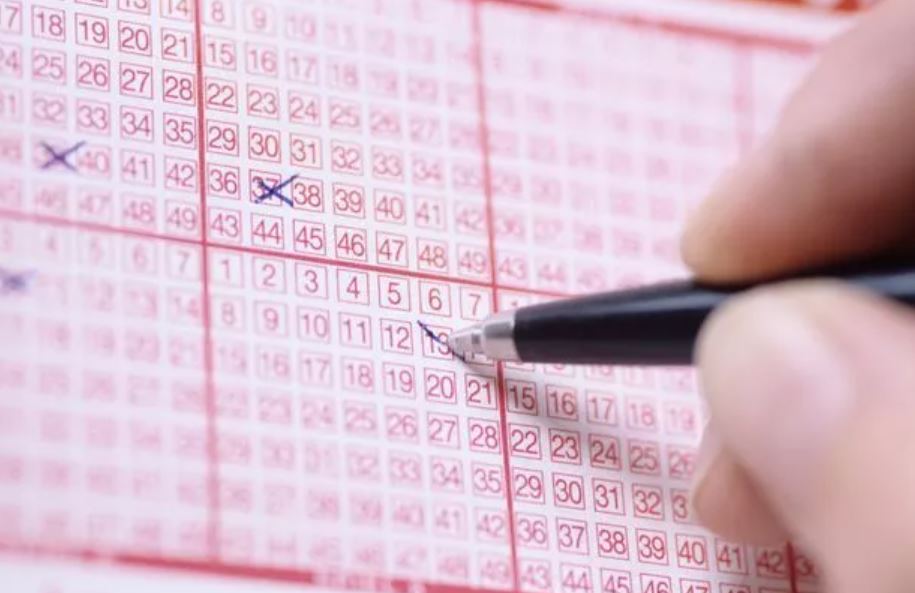 Angry lottery winner claims she was ‘held hostage’ from her winnings 3