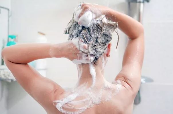 Woman sparks debate after sharing why she only showers twice a week 1