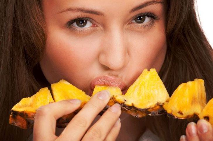 Here's the reason why eating far too much pineapple can make your tongue bleed 2