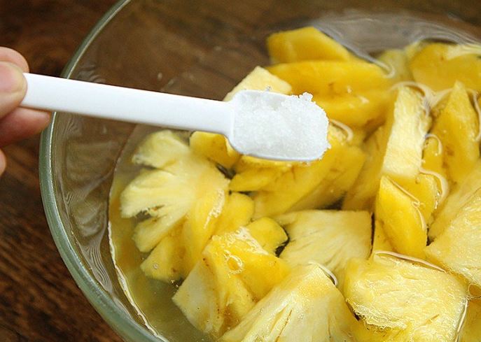 Here's the reason why eating far too much pineapple can make your tongue bleed 6