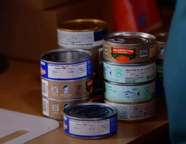 Man is addicted to smelling tuna, eating 15 cans every week, and drinking the juice straight out of the can 6