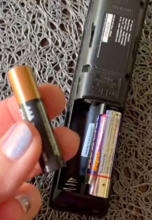 People are just realizing the genius way you can use AAA batteries instead of AA in devices 2