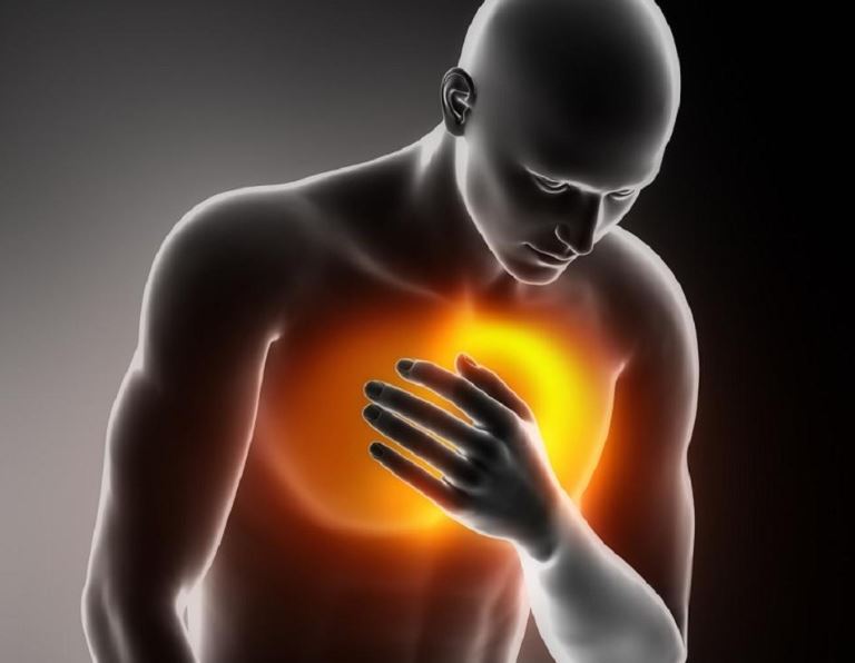 Doctor explains the reasons behind the random chest pains you get 1
