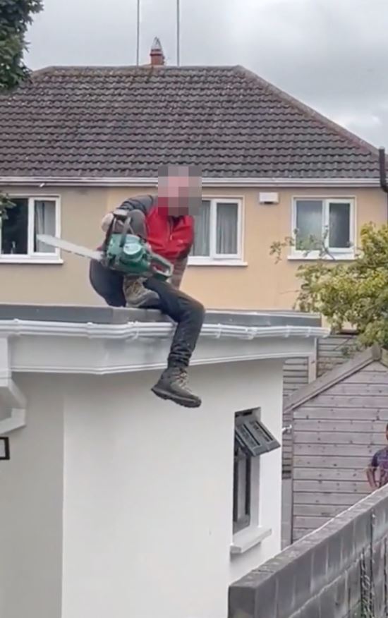 Furious builder gets revenge with CHAINSAW after 'not being paid for' his work 2