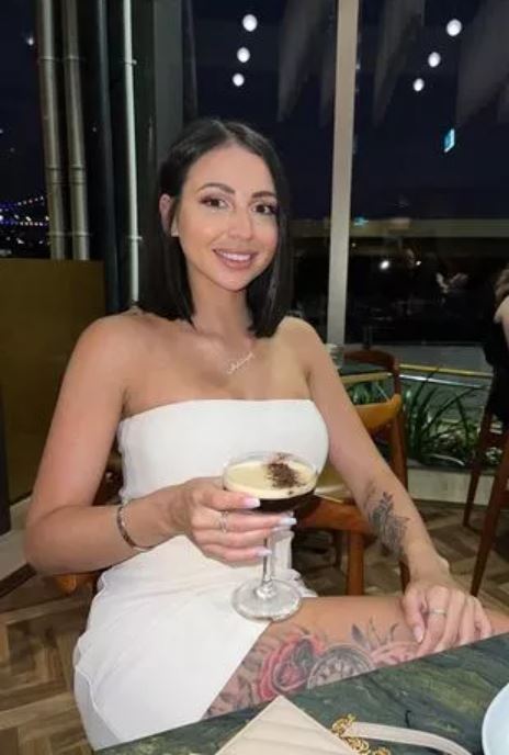 Woman gets 'the ick' from her date who left her to pay the bill on their fourth date 5