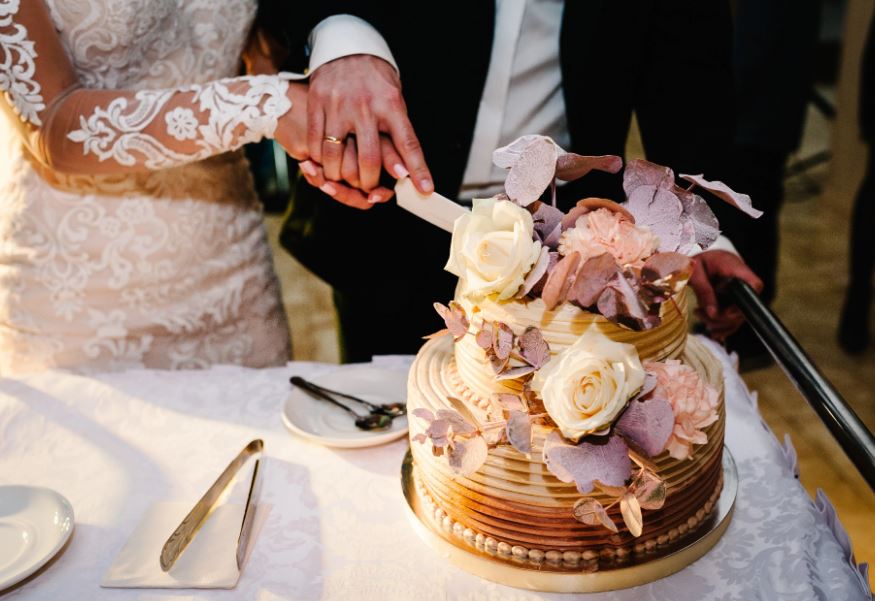 Bride asks for divorce just one day after wedding over cake prank 3
