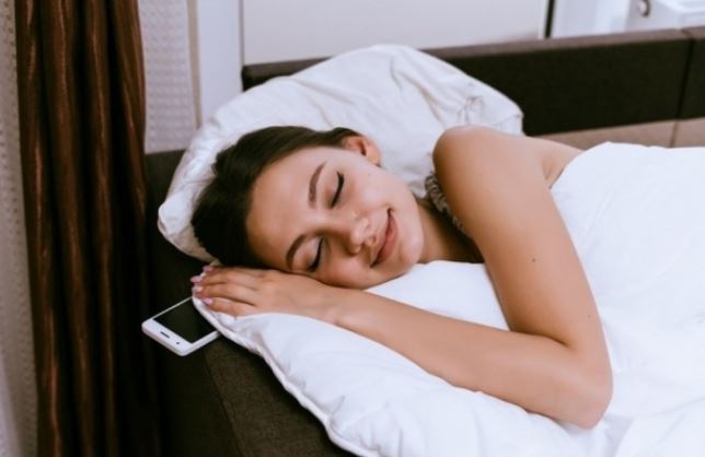 Here's the reason why people should never sleep next to their phone while it's charging 5