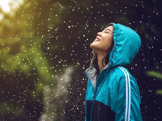 Scientists confirm some people are able to smell when it's going to rain 3