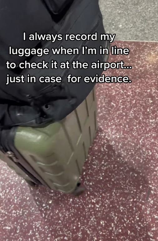  Woman reveals why she always films her luggage before boarding a flight 1