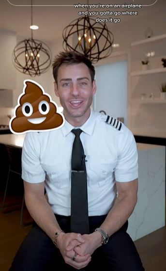 Pilot reveals what happens after you flush a toilet on an airplane 2