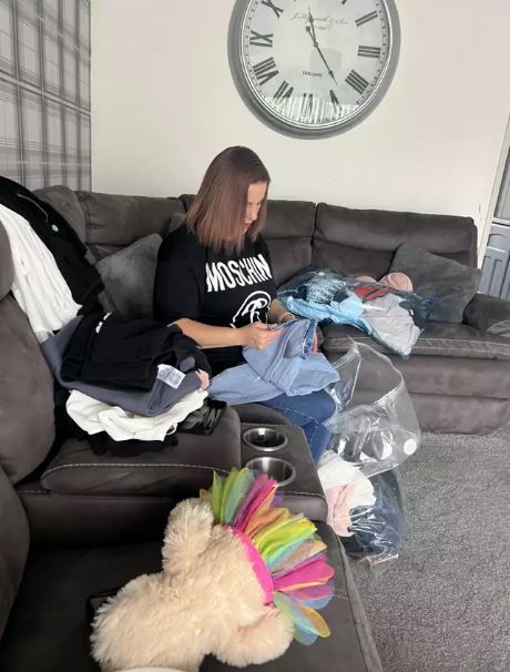 Man makes a fortune after selling 'shopaholic' girlfriend's unworn clothes on Vinted 5