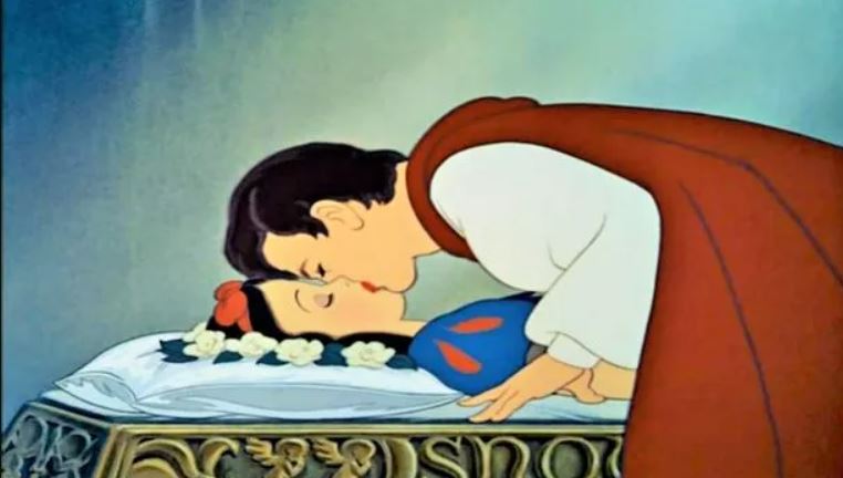 Disneyland’s snow white ride slammed for ‘kiss without her consent’ 1