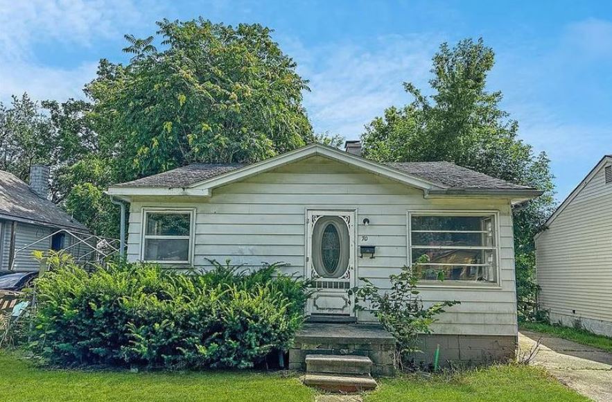 'World's cheapest home' goes up for sale for just $1 1