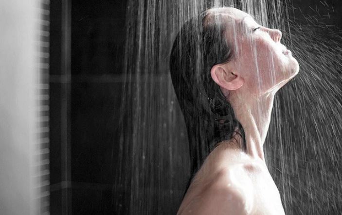 Here's the reason why you should never shower right before bed 1
