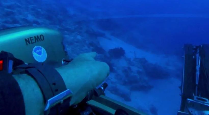  Treasure hunter claimed he found an ALIEN spaceship beneath Bermuda Triangle 3