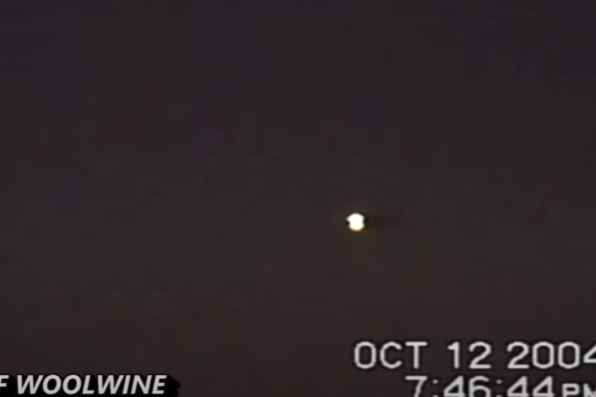 Eerie footage shows UFO 'splits in two' before mysteriously vanishing and then resurfacing 1