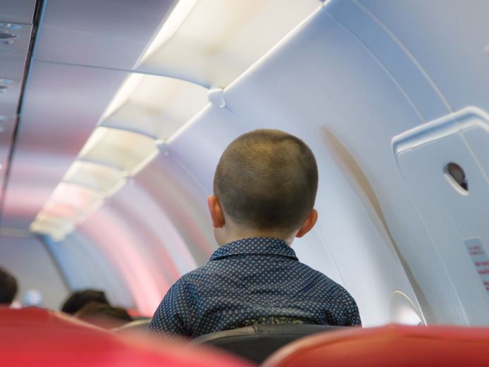 People call for ‘no-kids flights’ after child keeps plane awake with LIGHT-UP costume in the dark 1