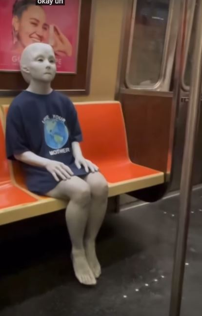Bizarre video of 'alien' riding New York subway leaves people confused 2
