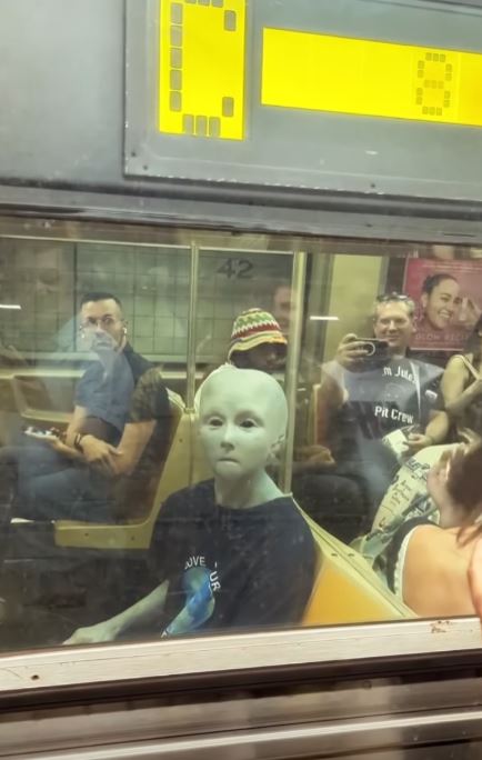 Bizarre video of 'alien' riding New York subway leaves people confused 3