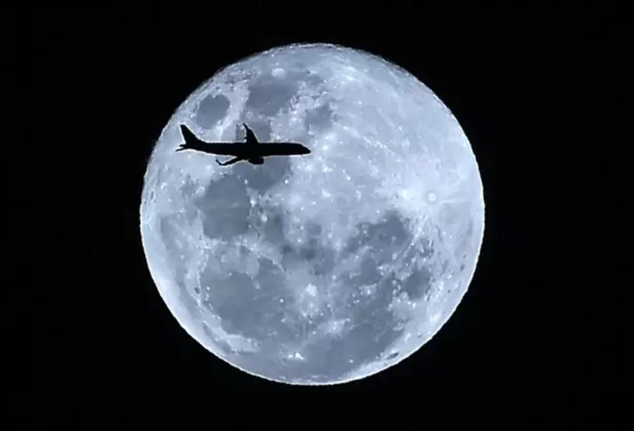 Tonight's extremely rare 'super blue moon' will not be seen again until 2037 3