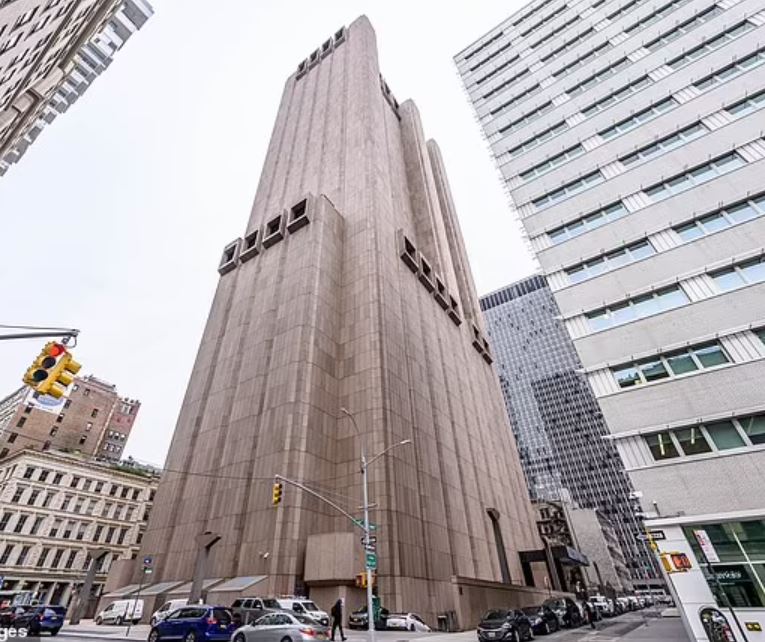 There's a mystery skyscraper with NO windows looming 40 stories tall in the middle of New York City and no one knows what it's used for 1