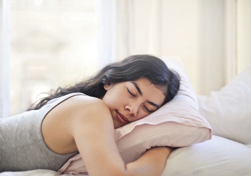 Sleep experts explain why you should not sleep on your stomach 5
