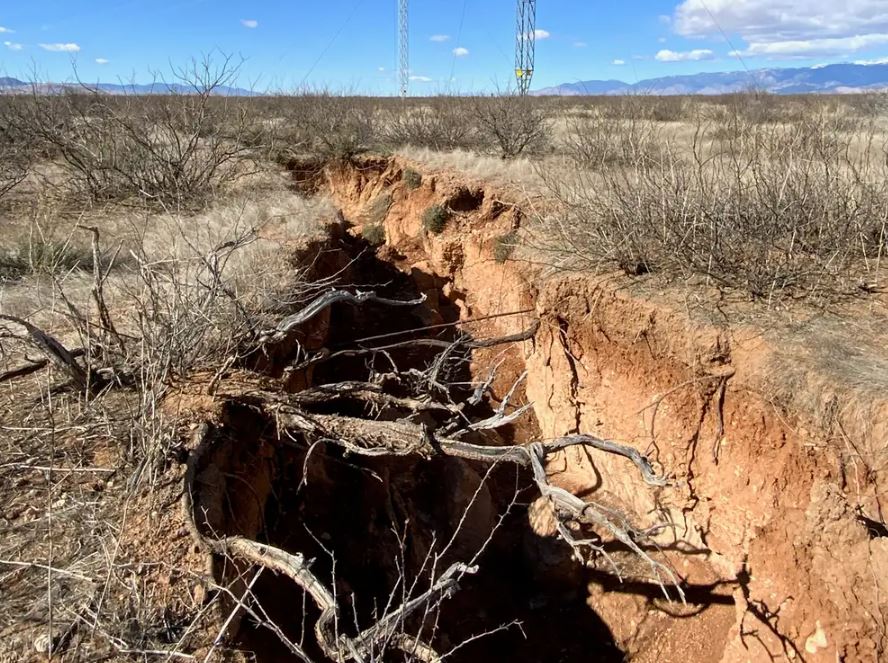 Giant fissures are opening up in the US, they are not naturally occurring 3