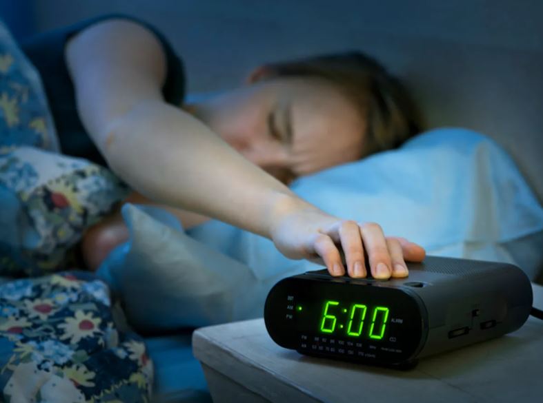 Here's the reason why you should NEVER hit the snooze button on your alarm clock 6