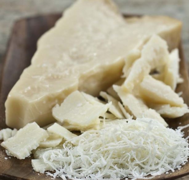 Foodies are stunned after discovering that Parmesan cheese is NOT vegetarian 4